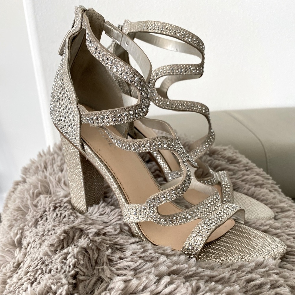 Silver Maripé Heels